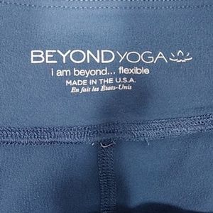 Beyond Yoga Pants - Beyond Yoga midrise leggings size M Beyond Yoga Pants - Beyond Yoga midrise leggings size M